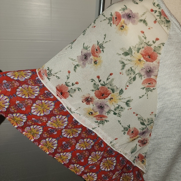 Hummingbird Floral and Gray Blouse - Picture 10 of 12
